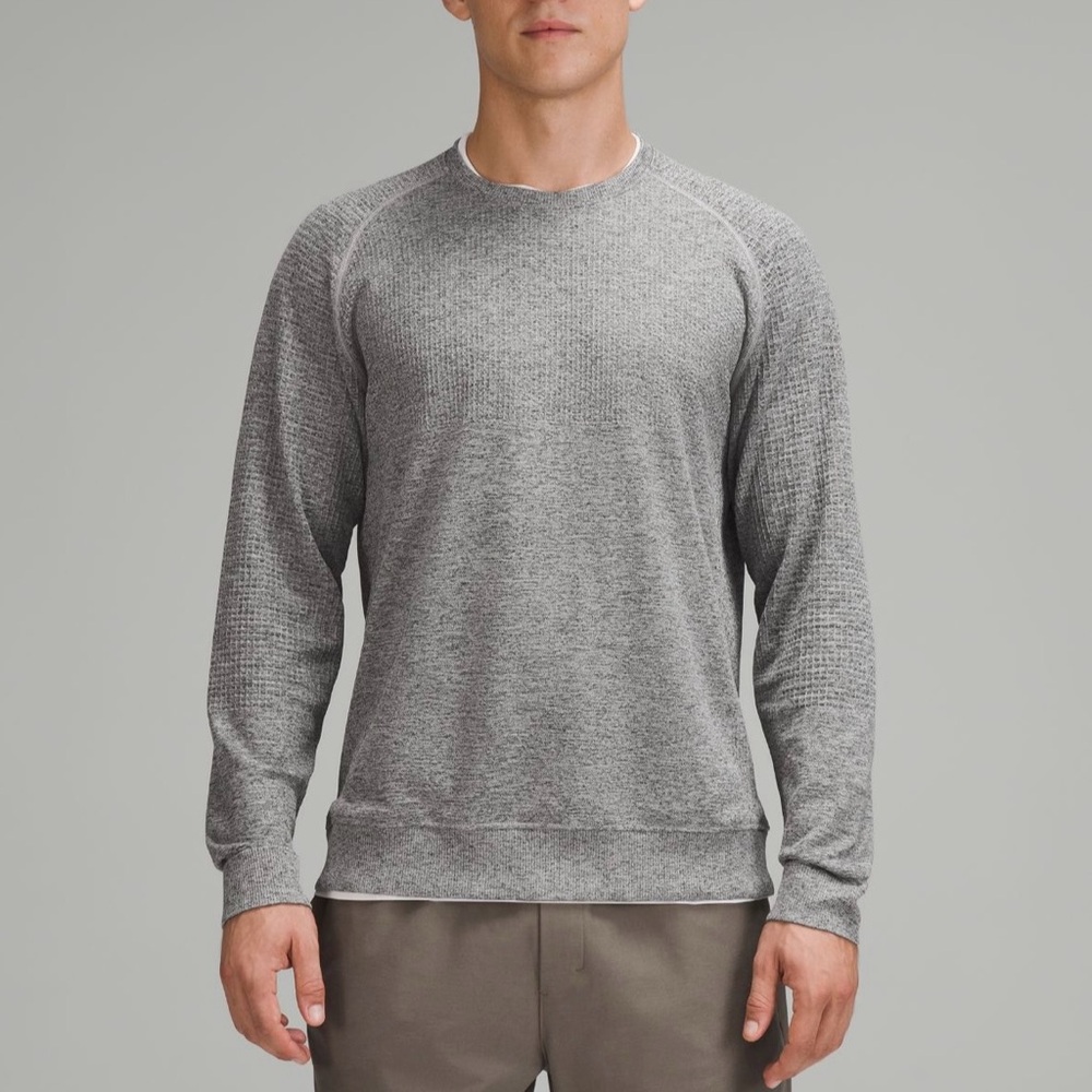 Lululemon Engineered Warmth crew. Used but great condition!